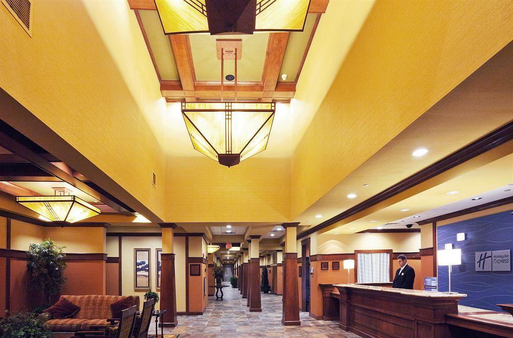 The Q Hotel & Suites Springfield Interior foto