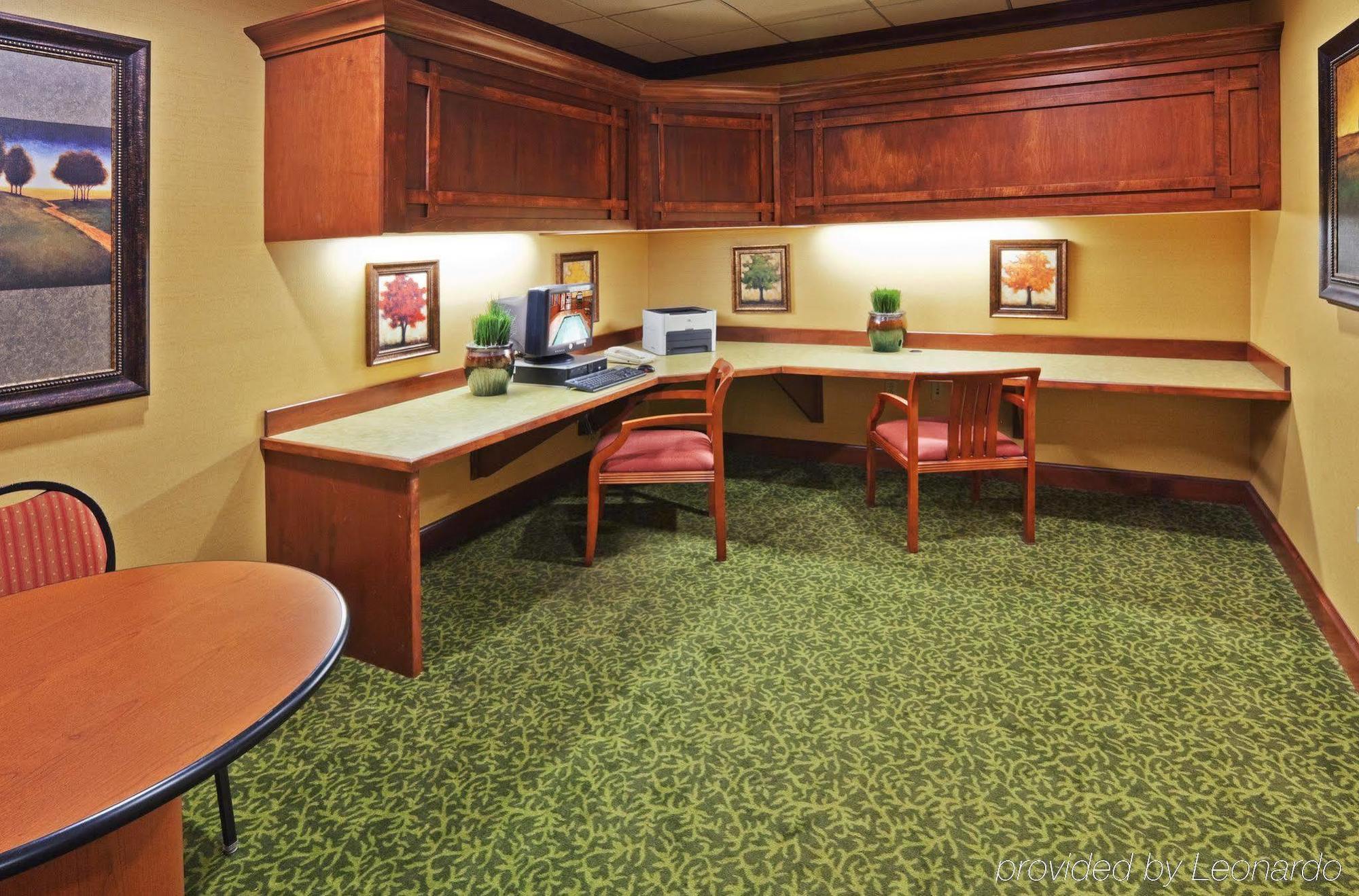 The Q Hotel & Suites Springfield Instalações foto